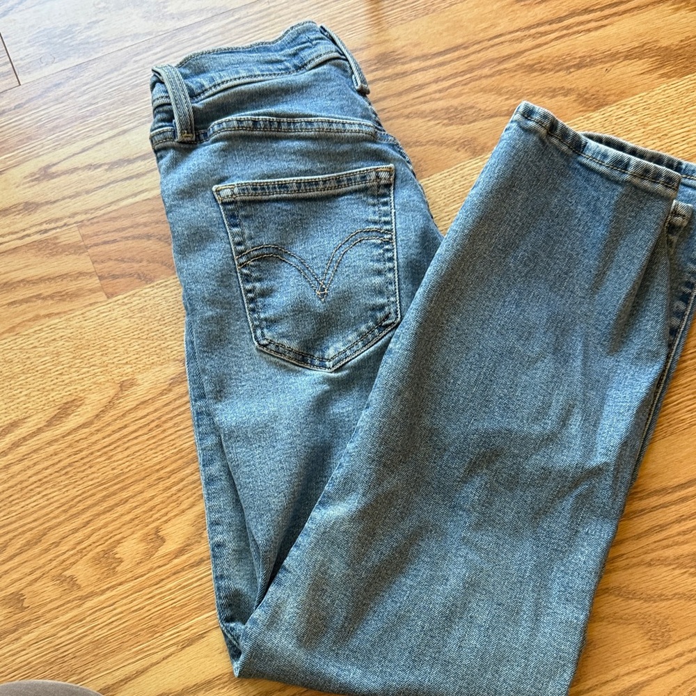 Levi's Light Blue Denim Jeans  Womens size 26 Ribcahe Straight Ankle - Picture 2 of 5